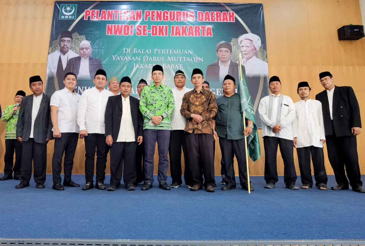 TGB Hadiri Pelantikan...