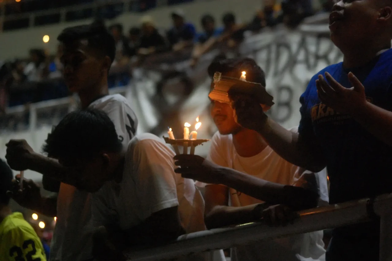Suporter PSIS Gelar...