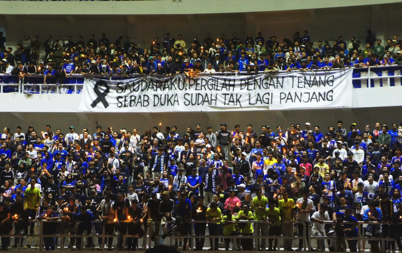 Suporter PSIS Gelar...