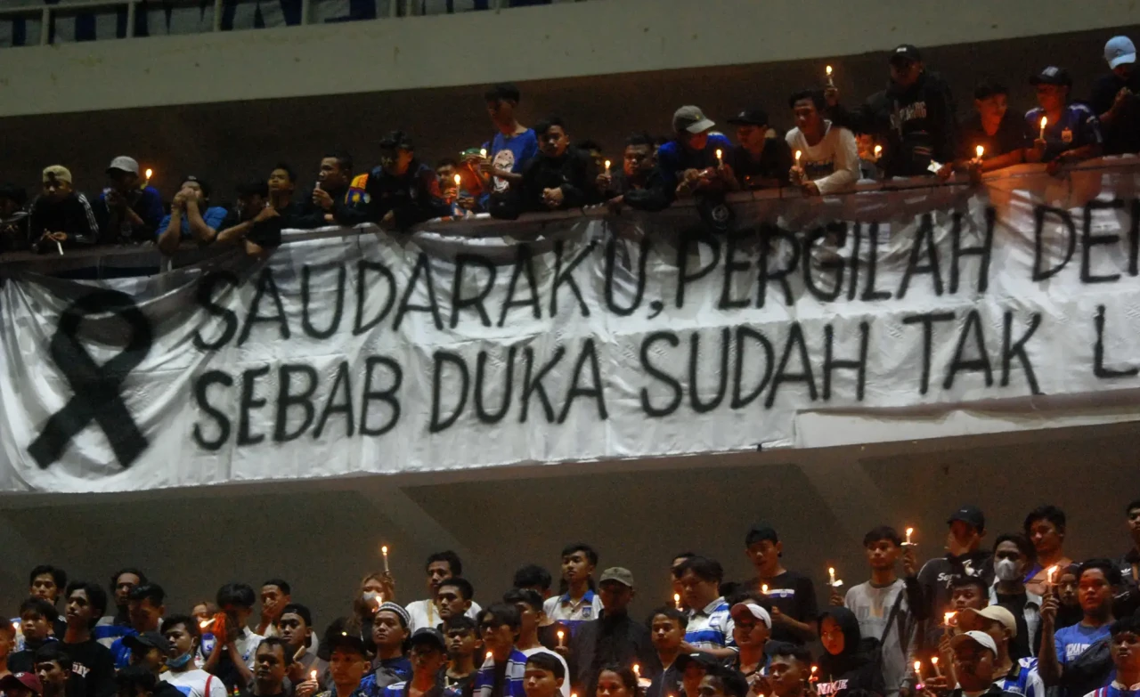 Suporter PSIS Gelar...