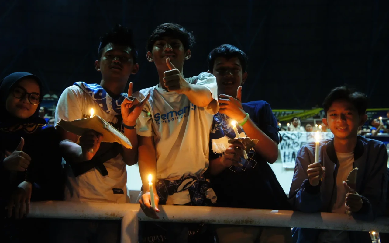 Suporter PSIS Gelar...