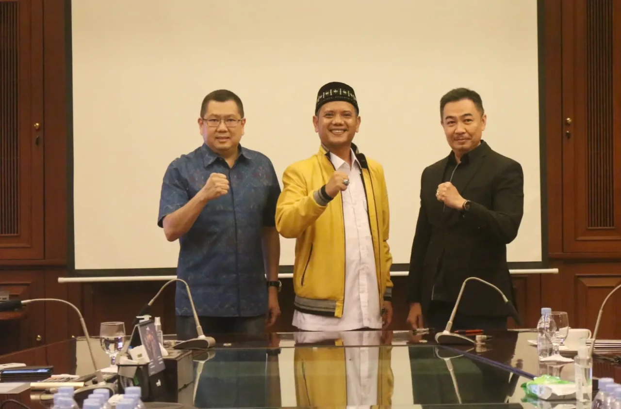 Anggota DPD RI Oni Suwarman...