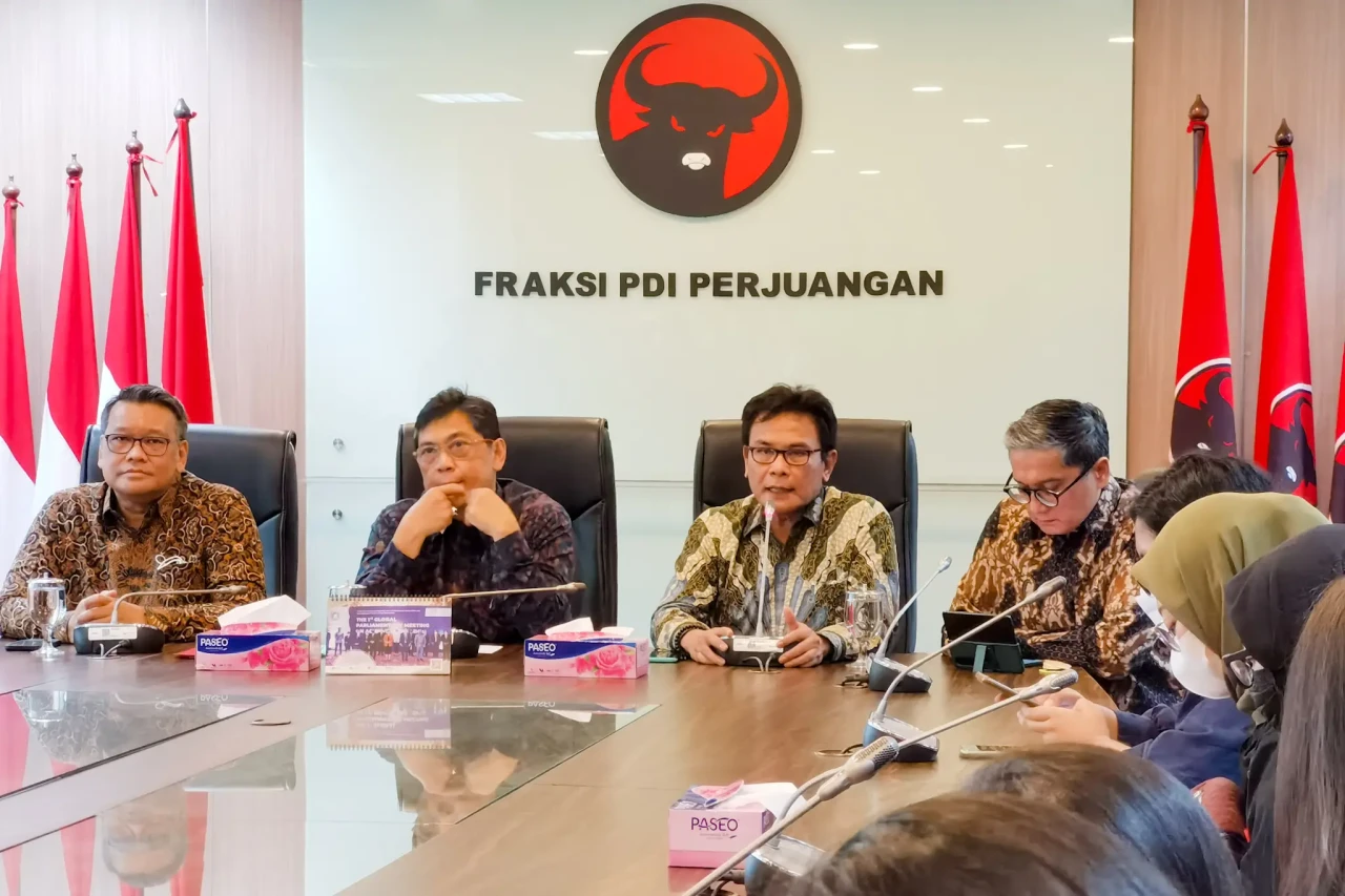 Fraksi PDIP Dukung Pembentukan...