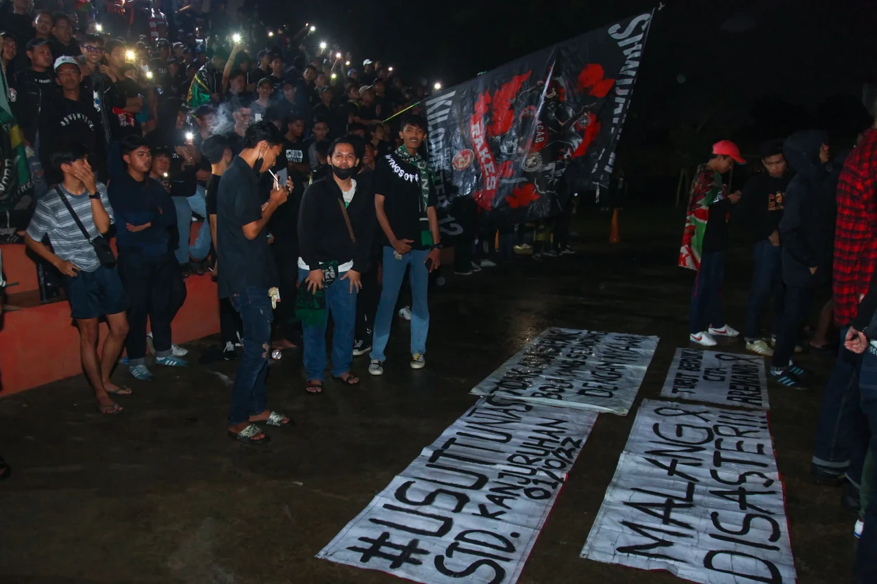 Doa Solidaritas Suporter...