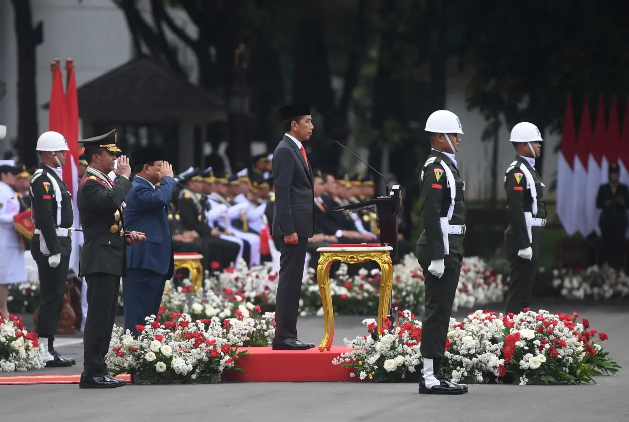 Jokowi Pimpin Peringatan...