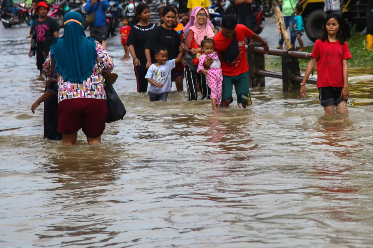 Terdampak Hujan Deras,...