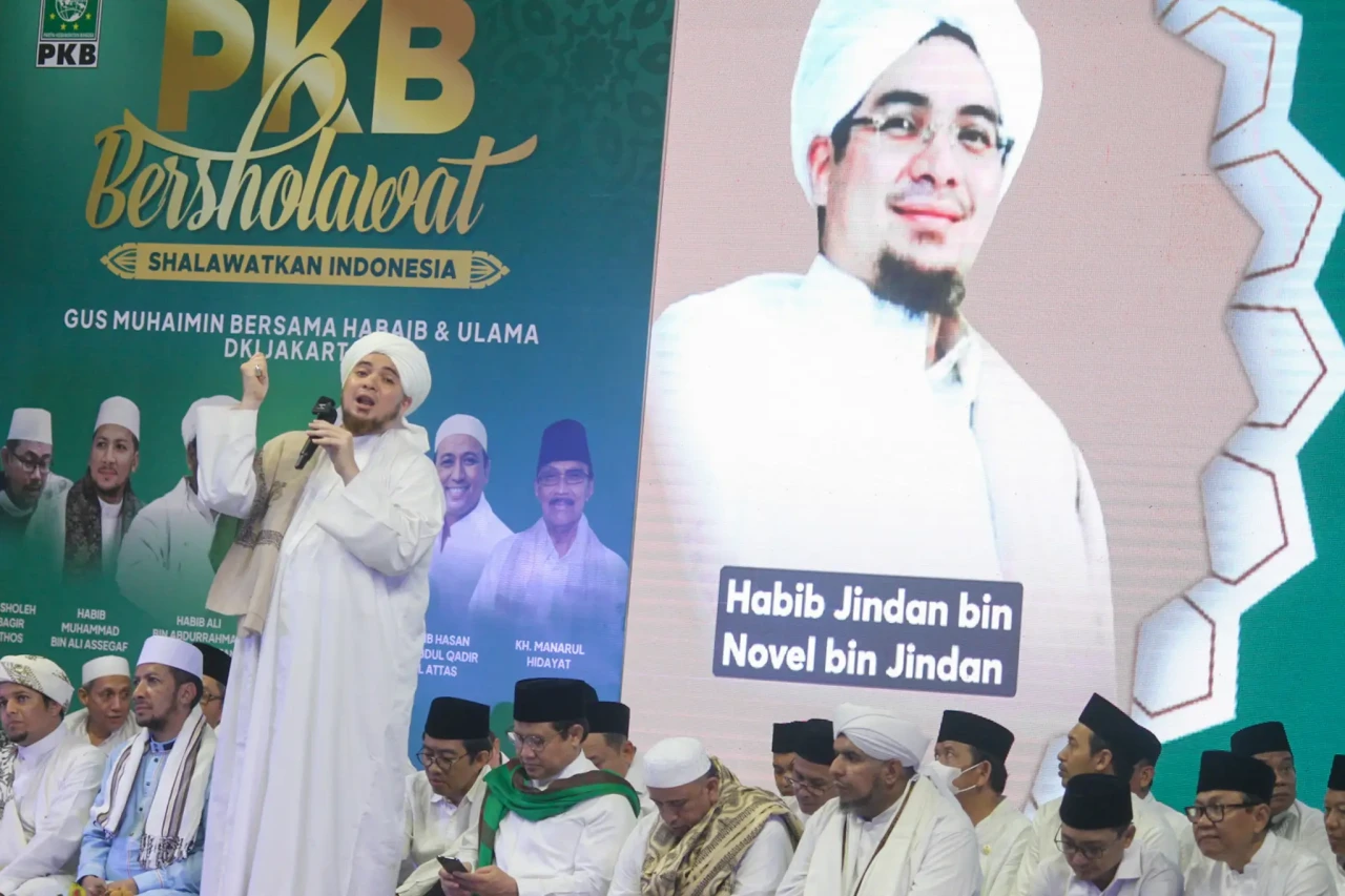 PKB Gelar Shalawatan...