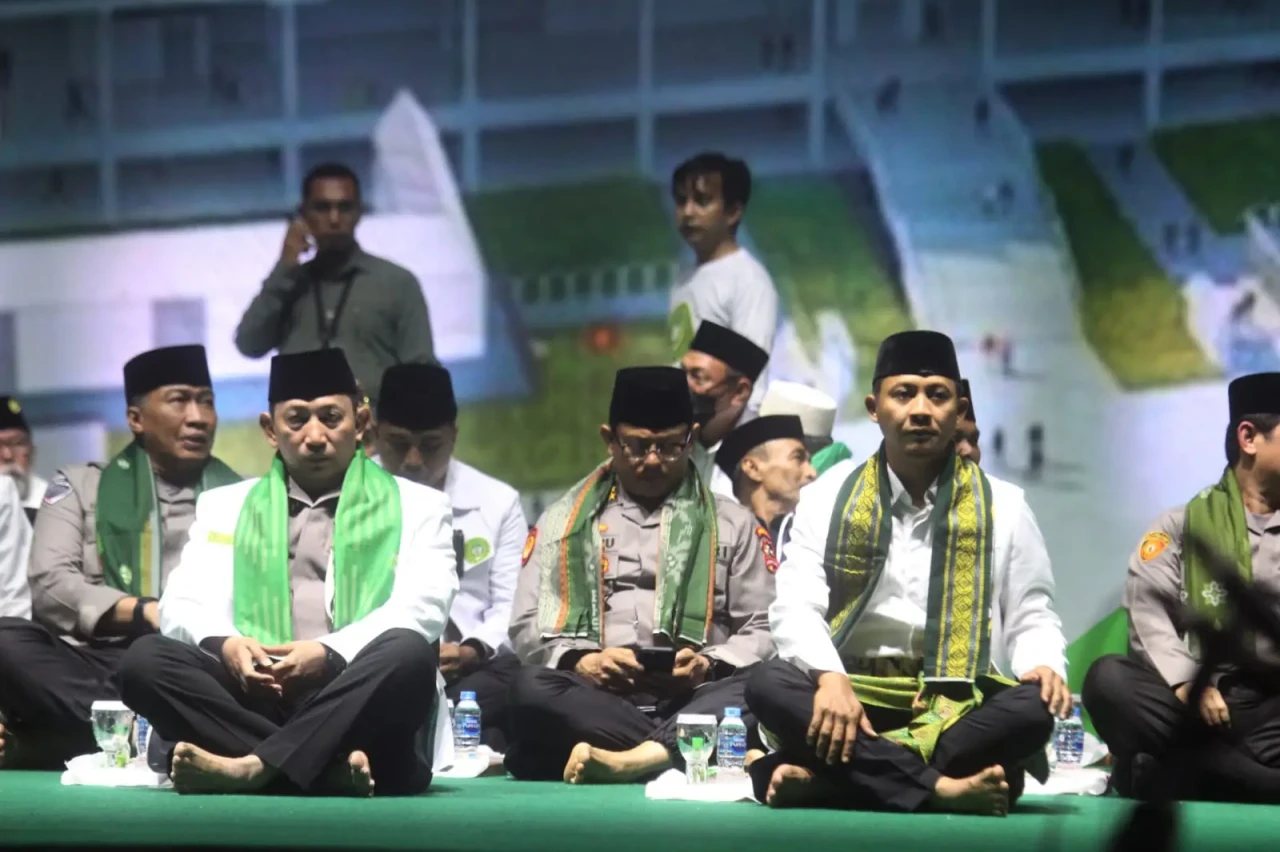 Puluhan Ribu Pendekar...