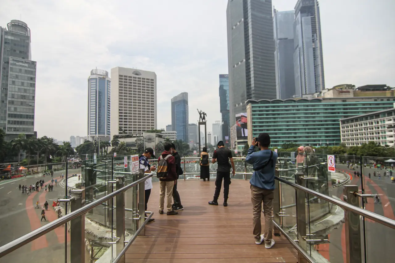 Warga Antre Swafoto...