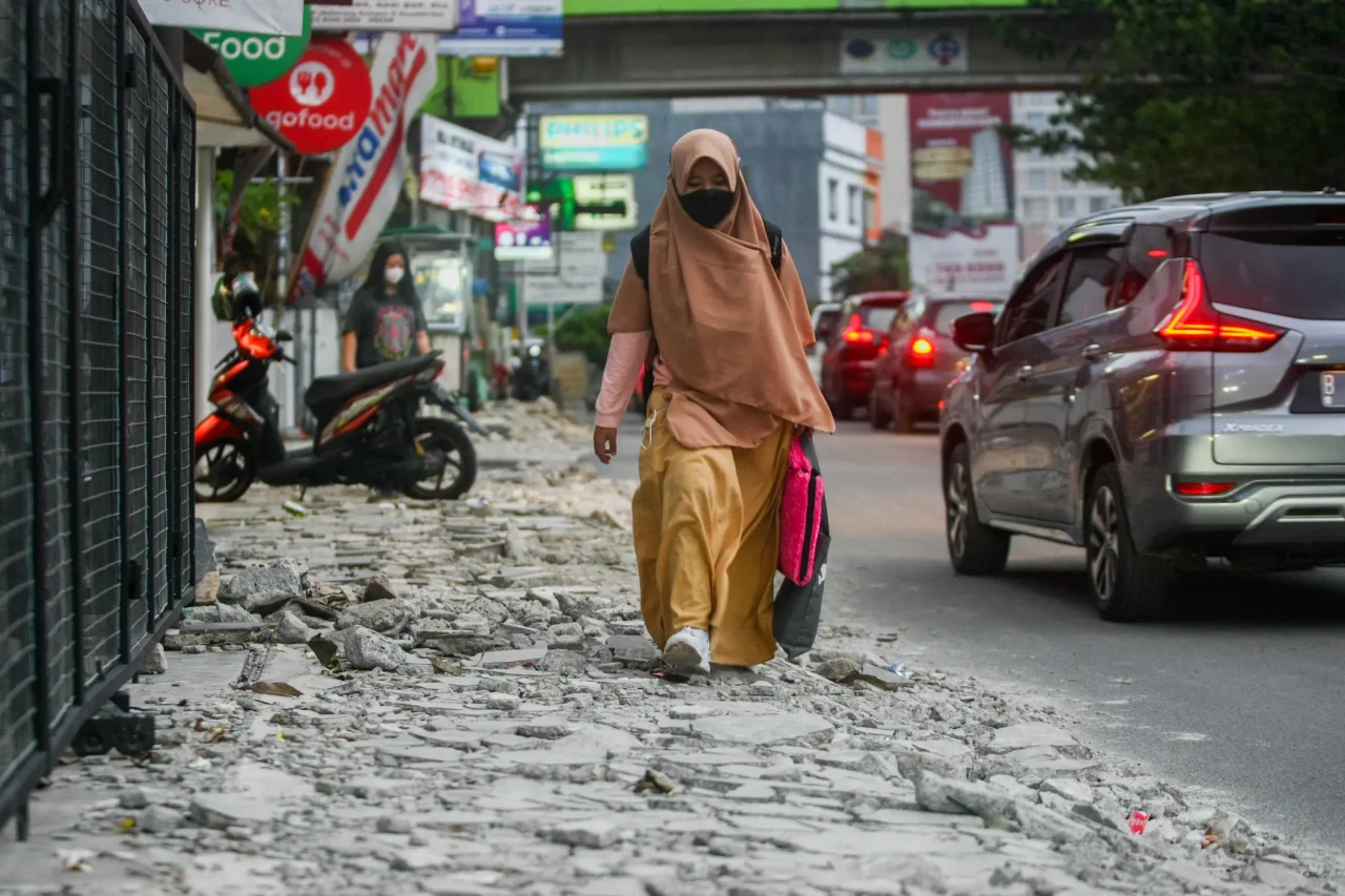 Pemkot Depok Bangun...