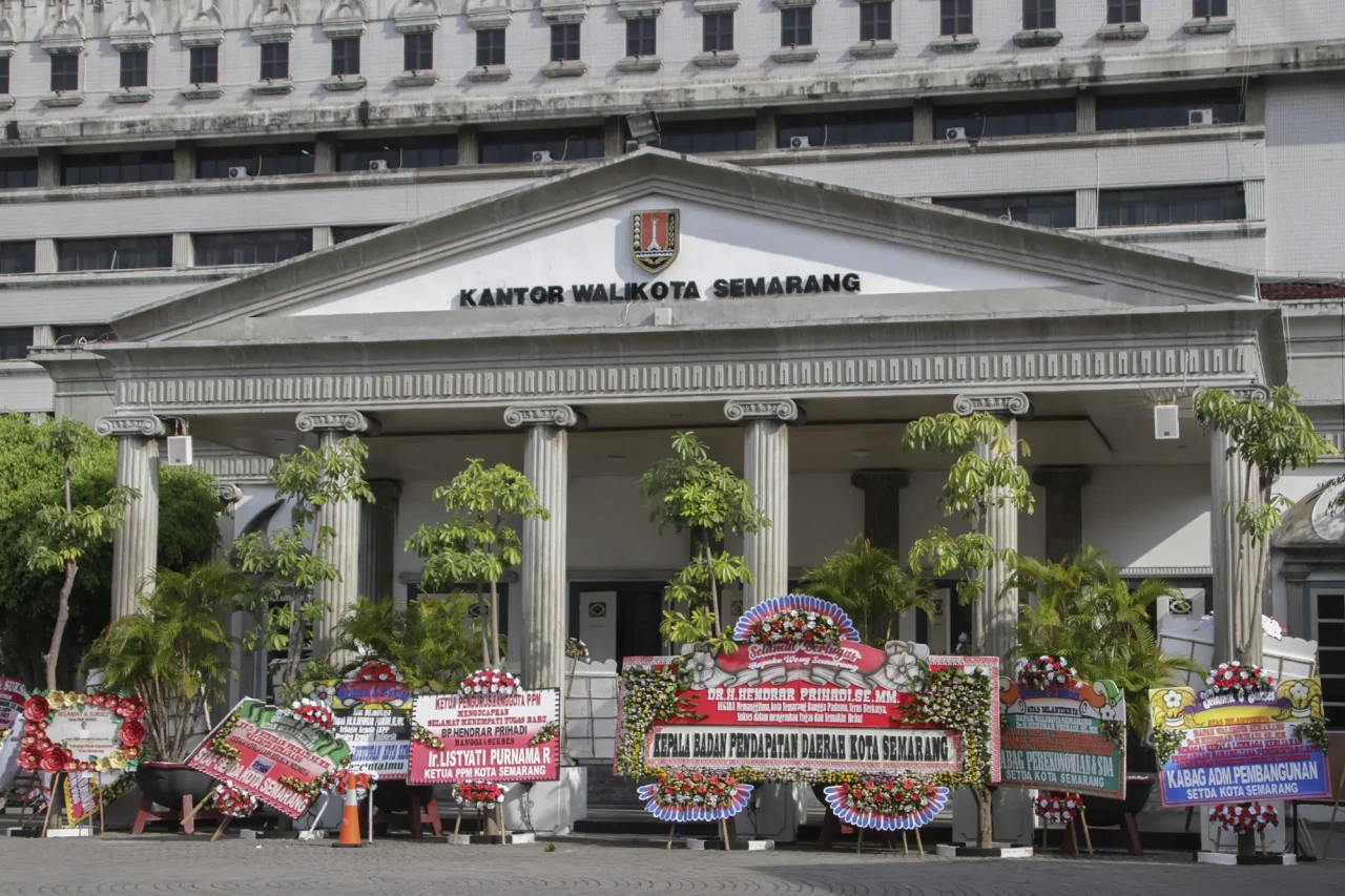 Karangan Bunga Ucapan...