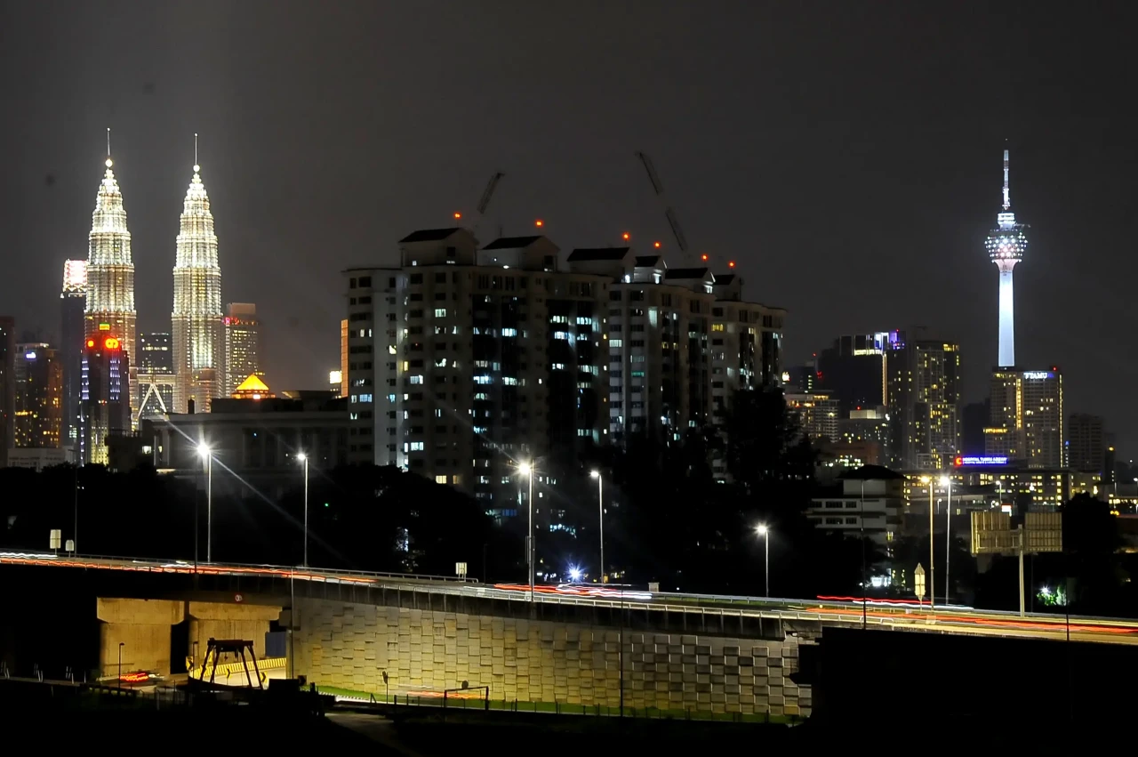 Malaysia Umumkan Pembubaran...