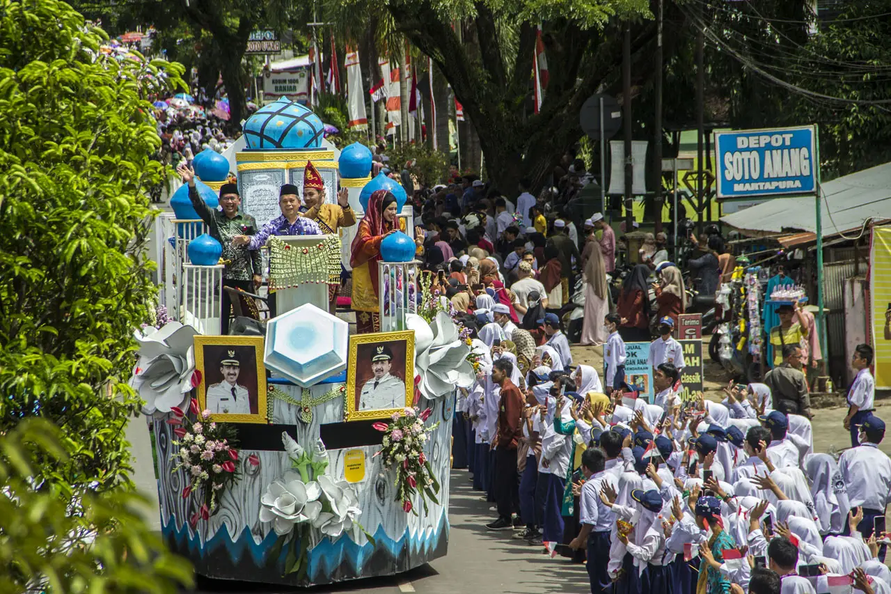 Pawai Taaruf MTQ Nasional...