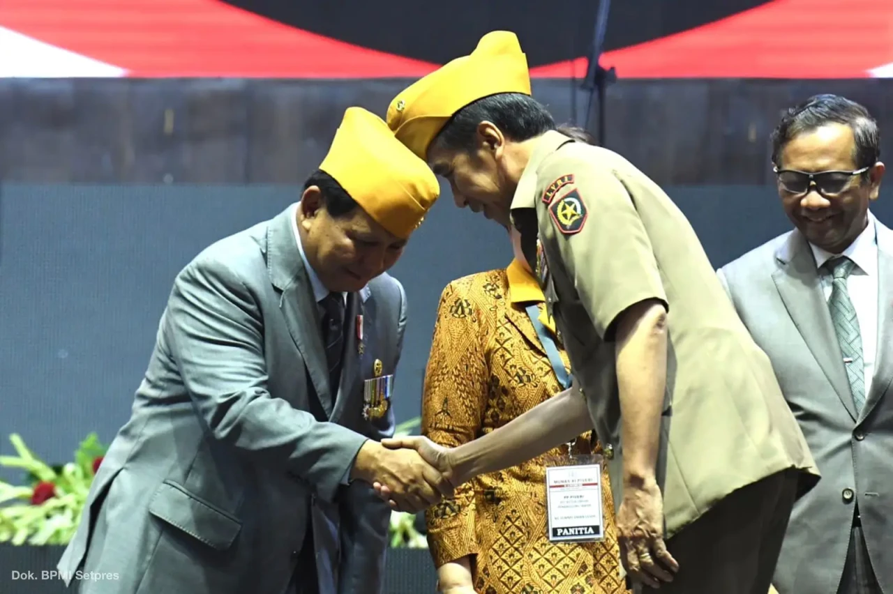 Momen Prabowo Dampingi...