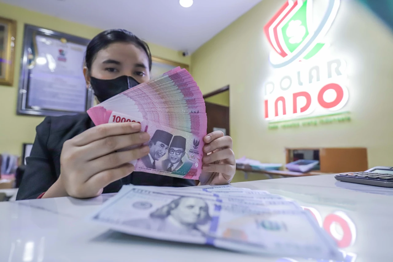 Cadangan Devisa Indonesia...