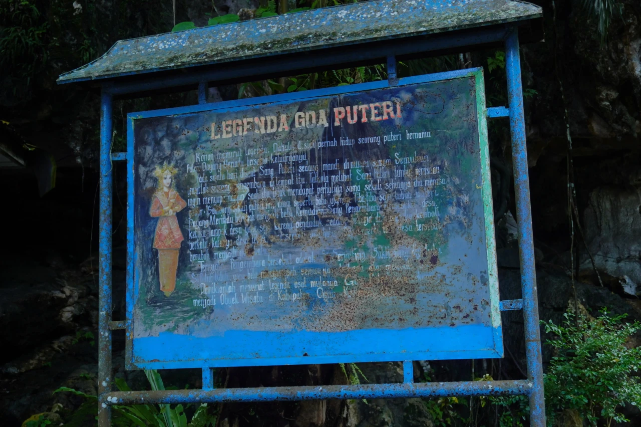 Menyusuri Legenda Putri...