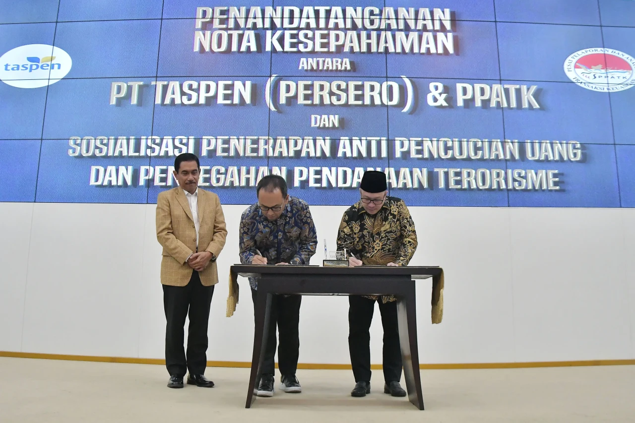 Penandatanganan Nota...