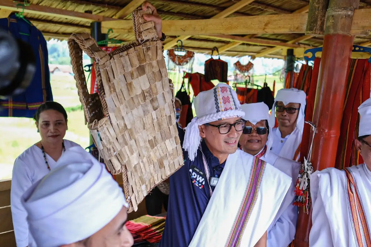 Kunjungi Mamasa, Sandiaga...