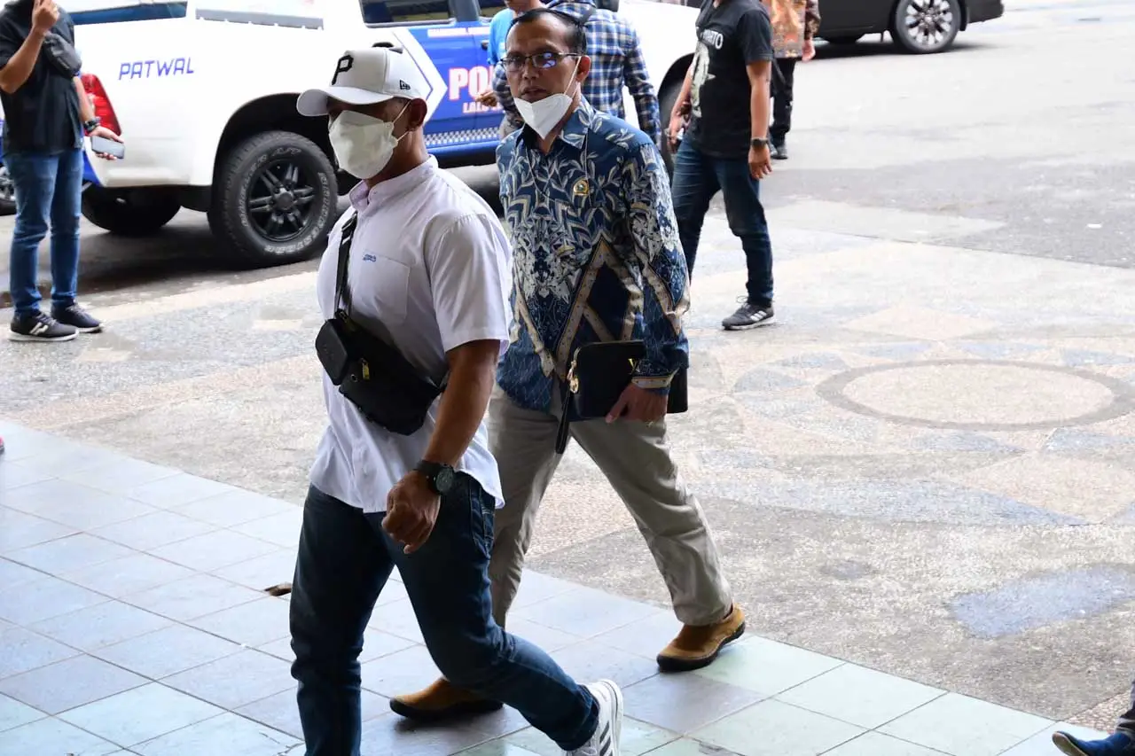 Dua Tersangka Tragedi...