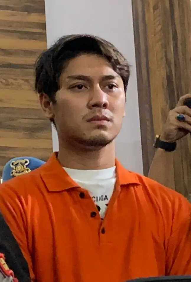 Bak Ayam Sakit, Begini...