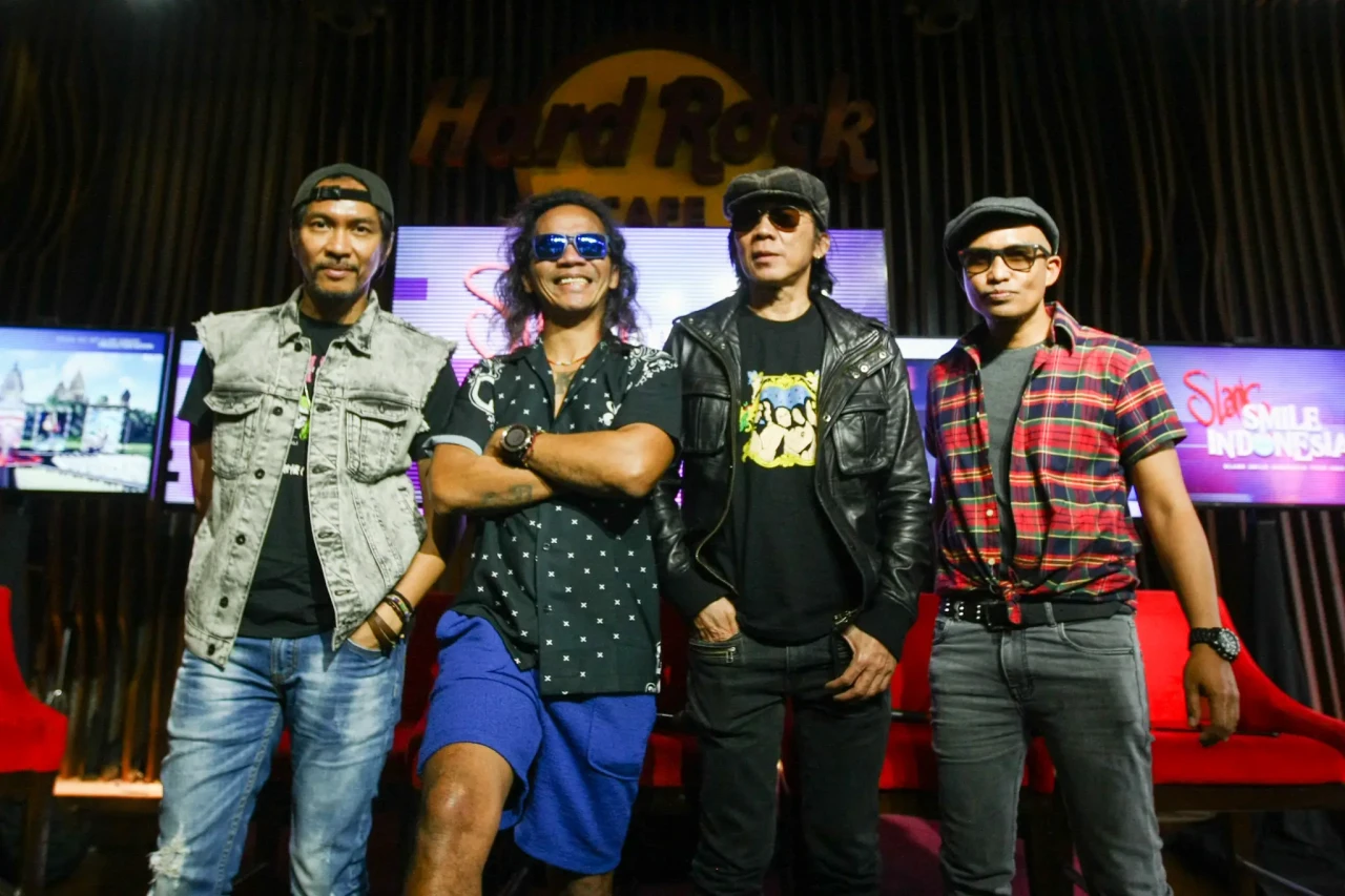 Rayakan 39 Tahun Bermusik,...