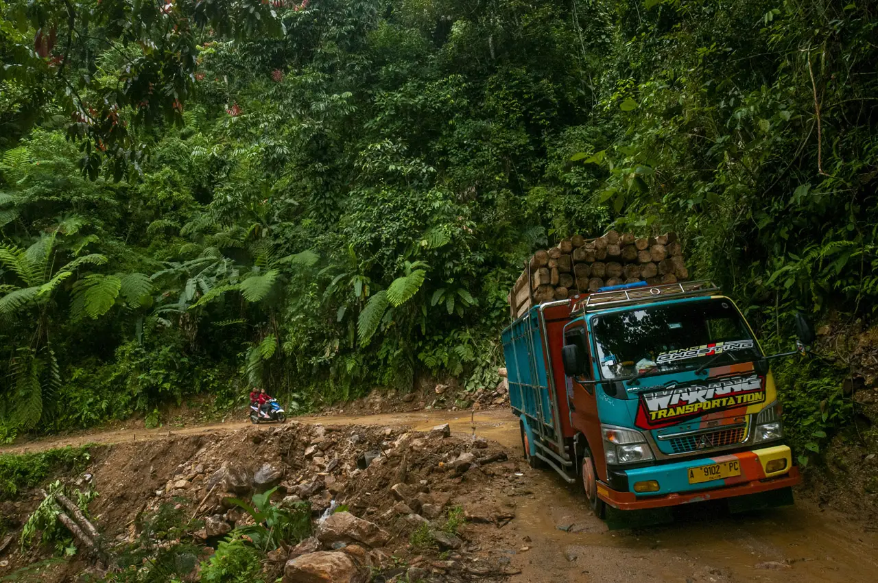 Jalan Lebak-Sukabumi...