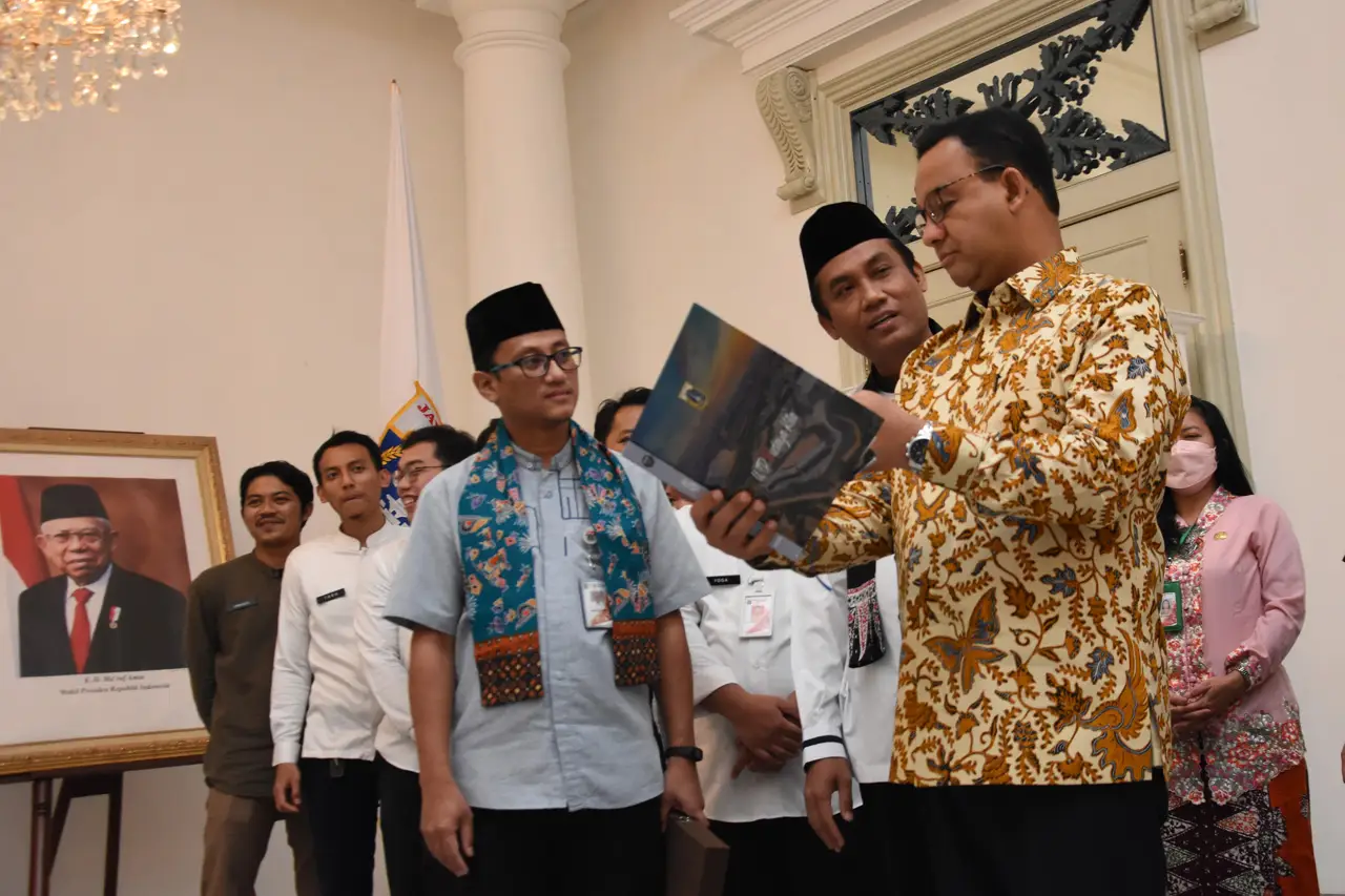 Hari Terakhir Ngantor...