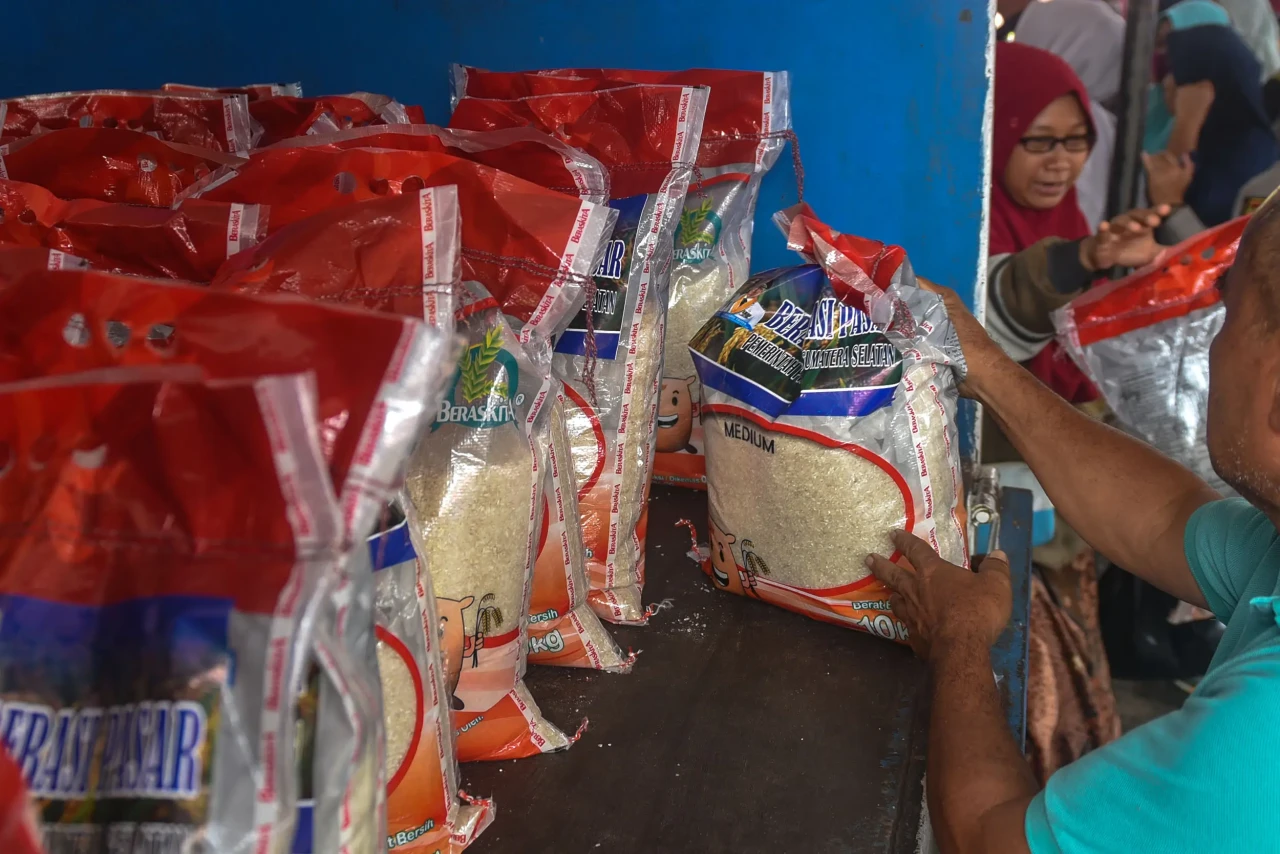 Operasi Pasar Murah...