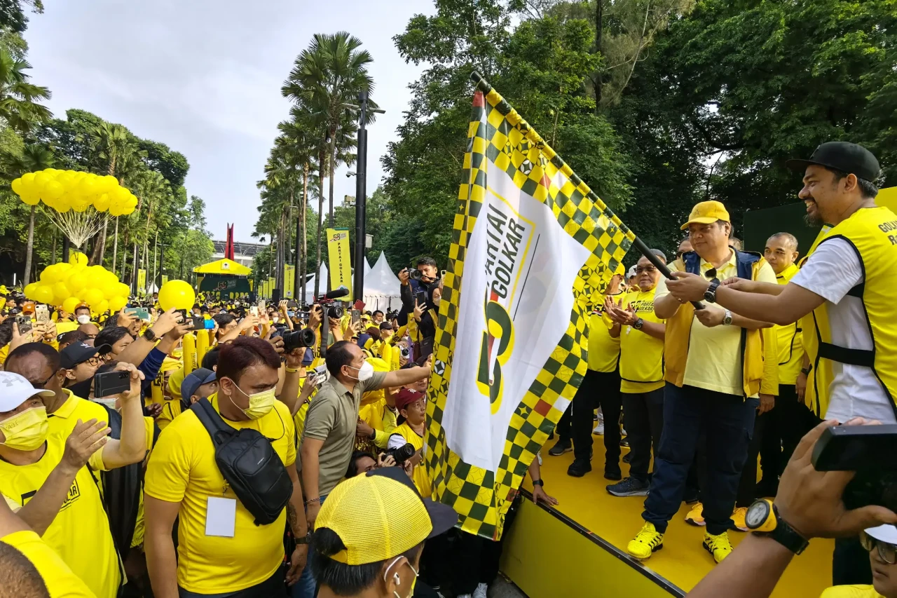 Airlangga Hartarto Lepas...