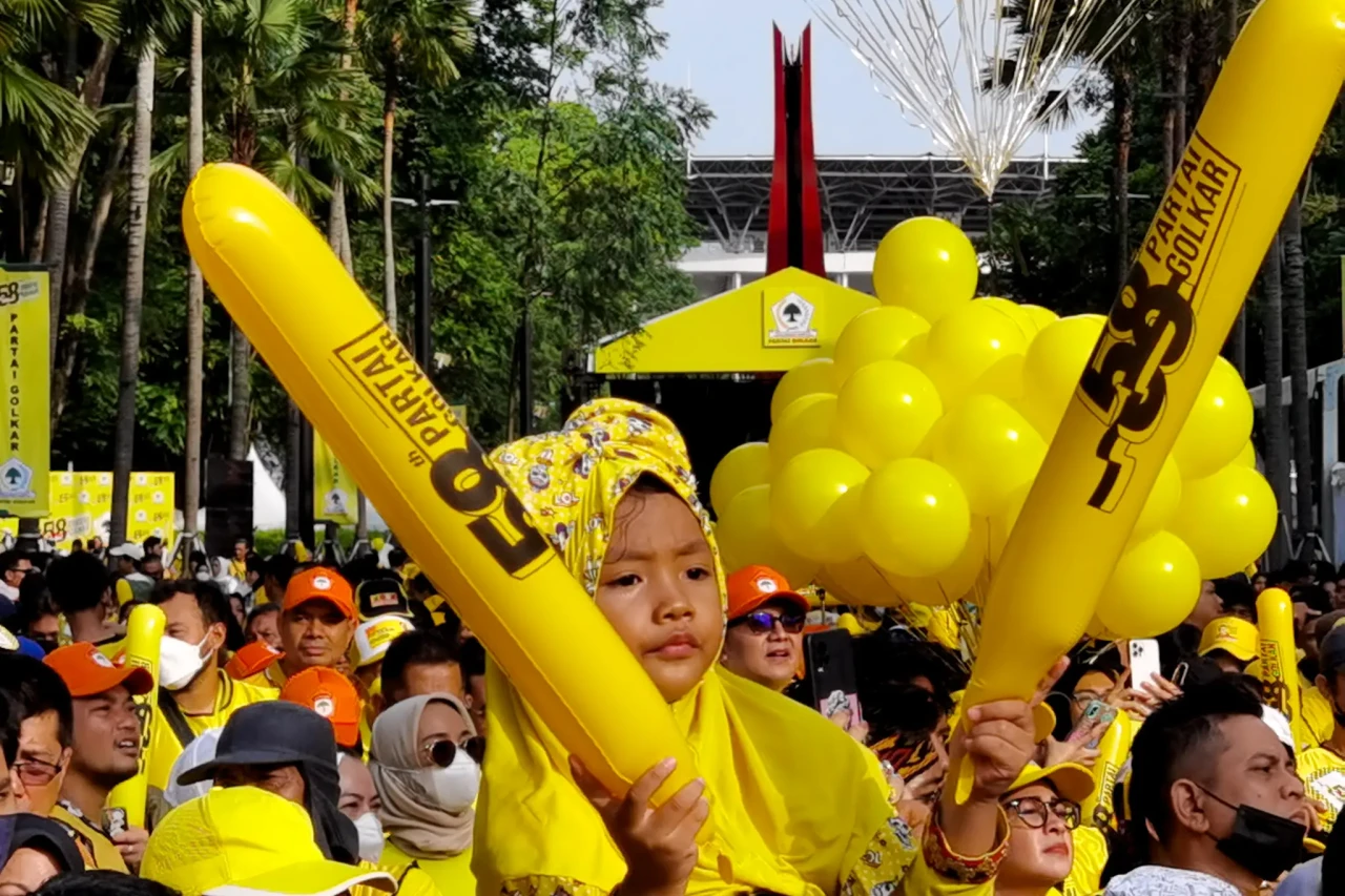 Airlangga Hartarto Lepas...