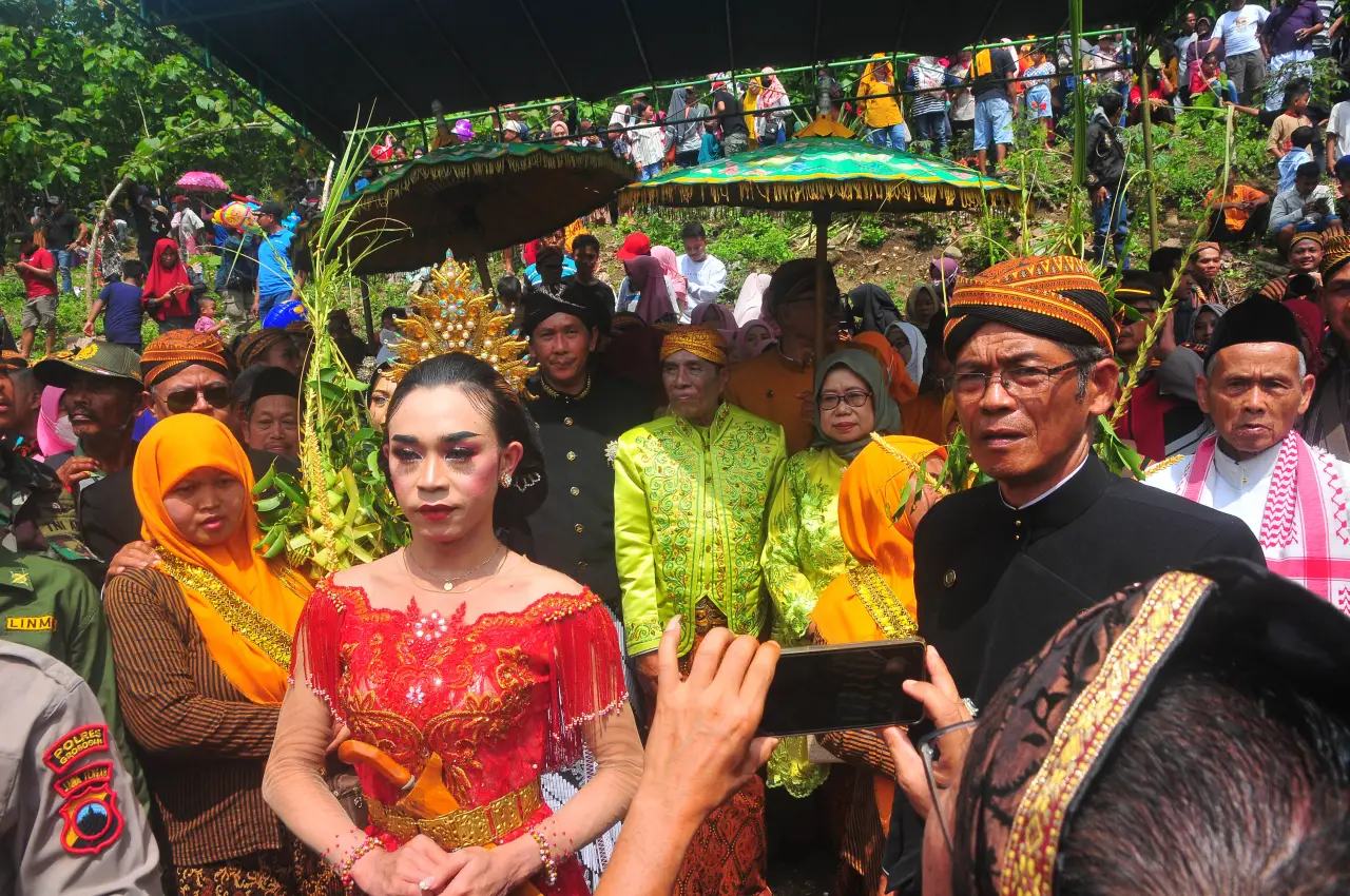 Tradisi Asrah Batin...
