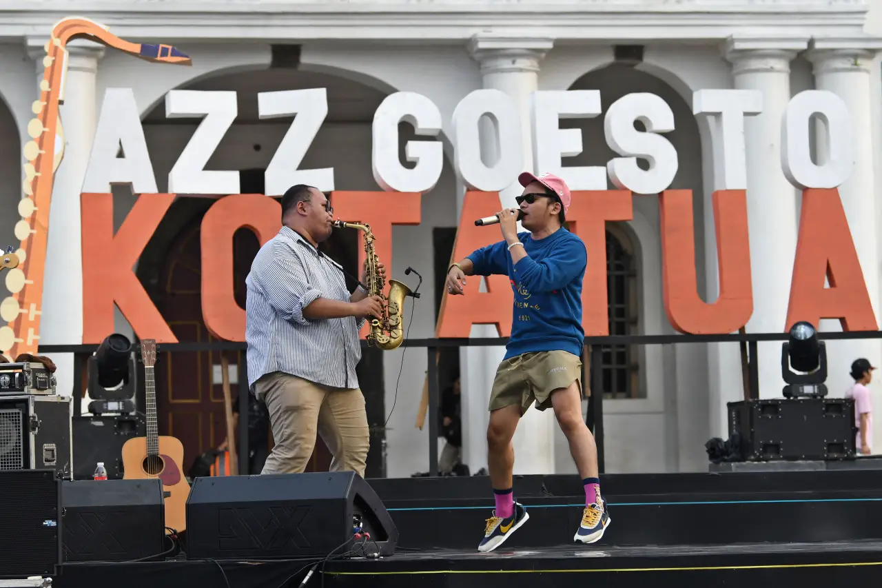 Pagelaran Jazz Goes...