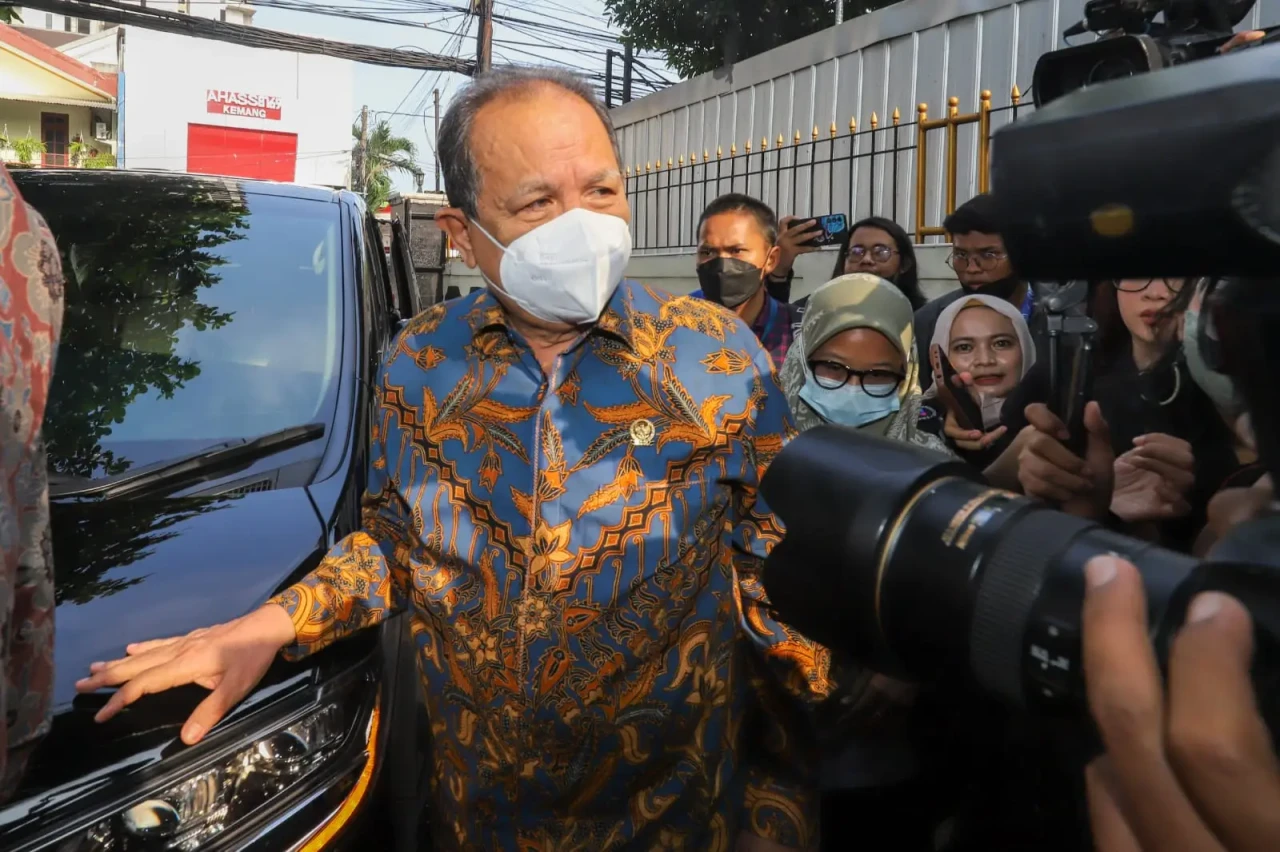 Tiba di PN Jaksel, Komisi...