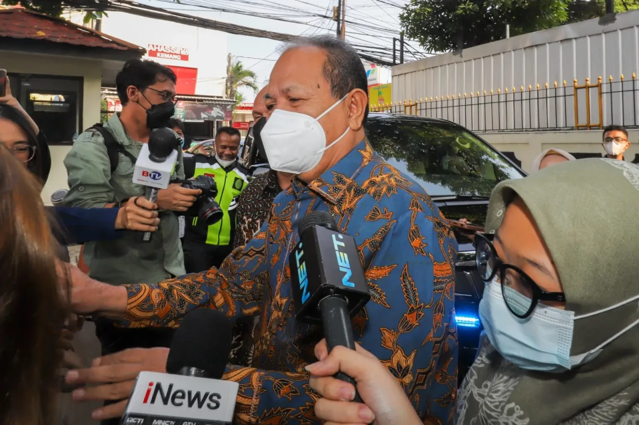 Tiba di PN Jaksel, Komisi...