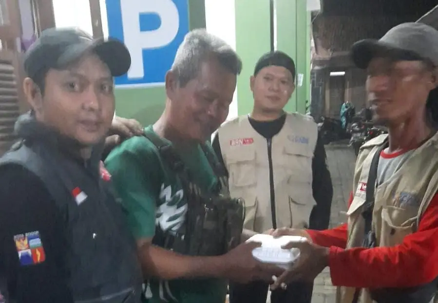 Pengungsi Longsor Bogor...