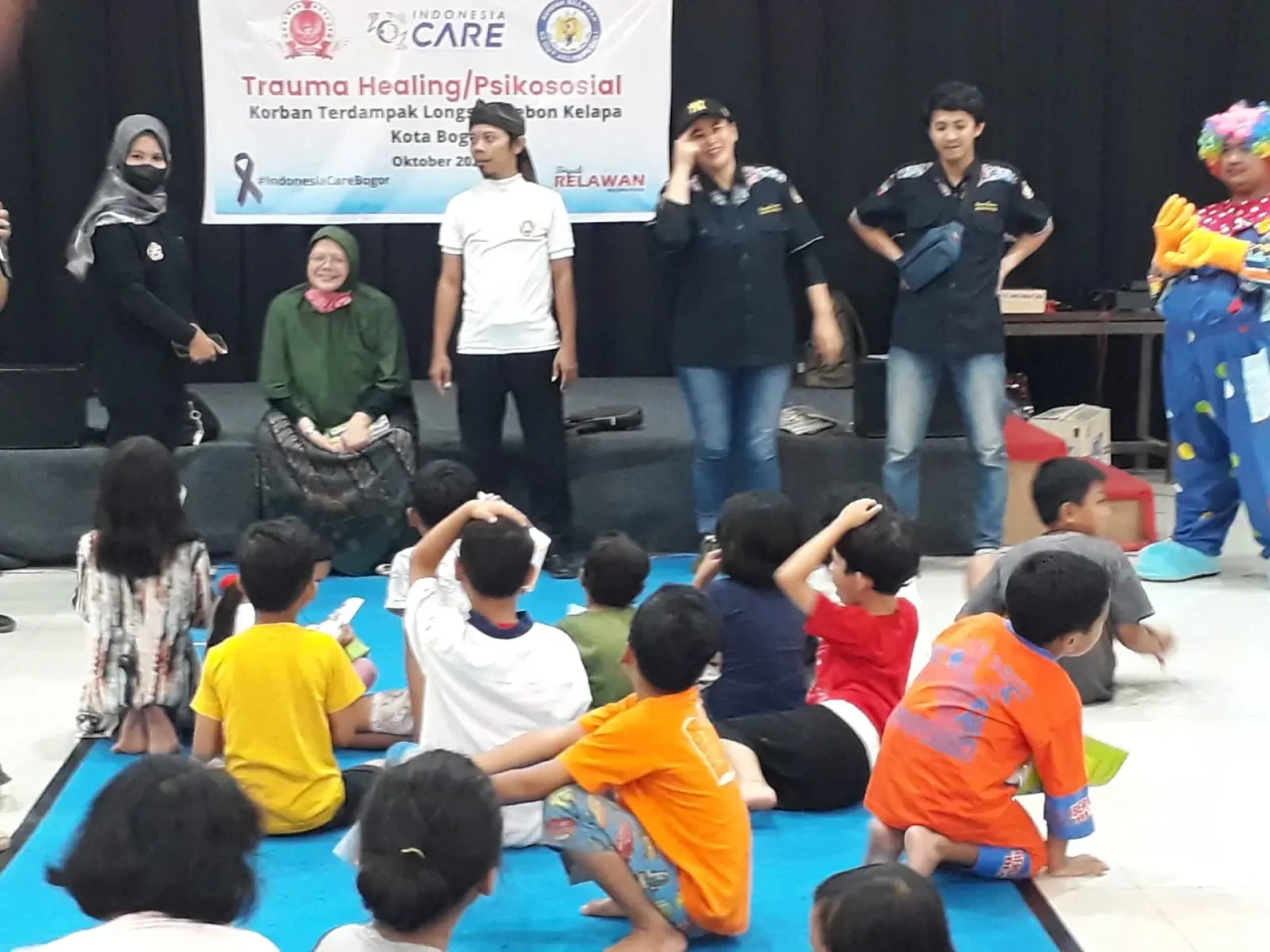 Pengungsi Longsor Bogor...