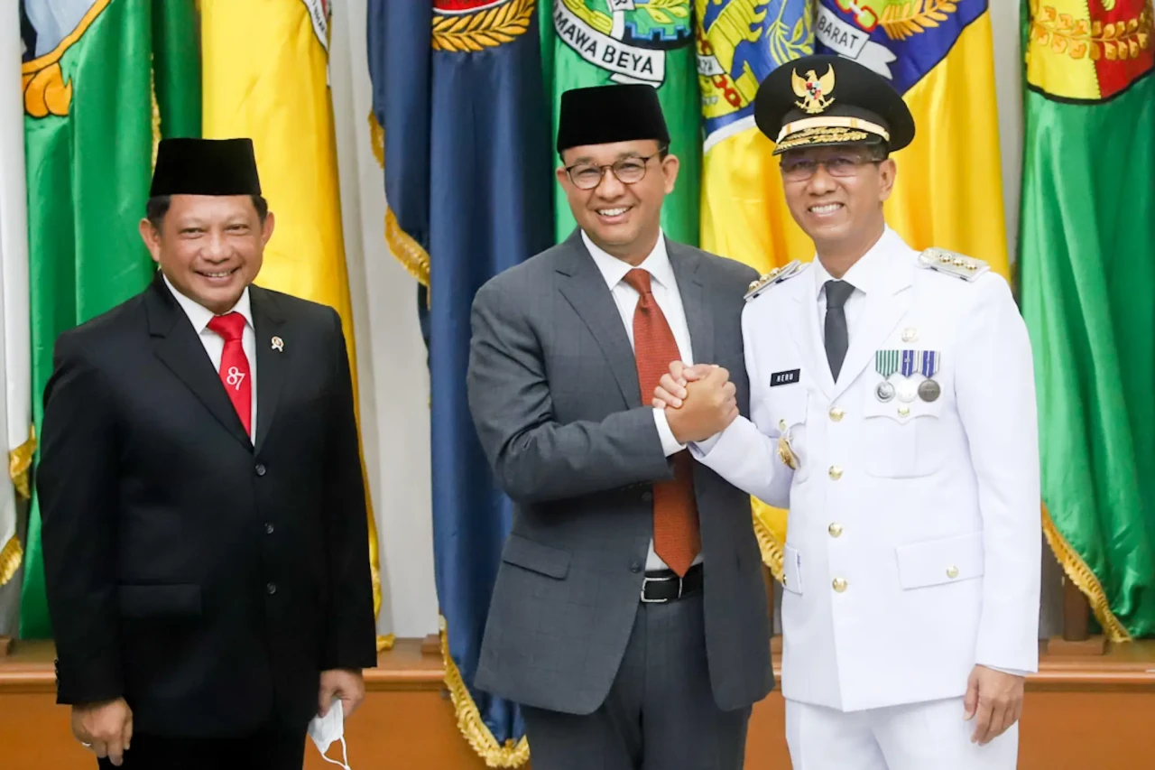 Dilantik Mendagri Tito,...