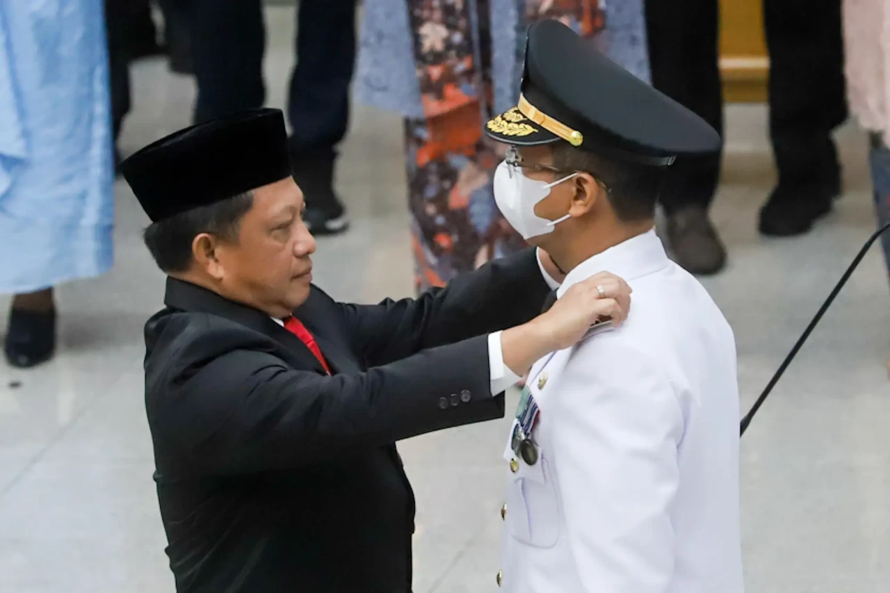Dilantik Mendagri Tito,...