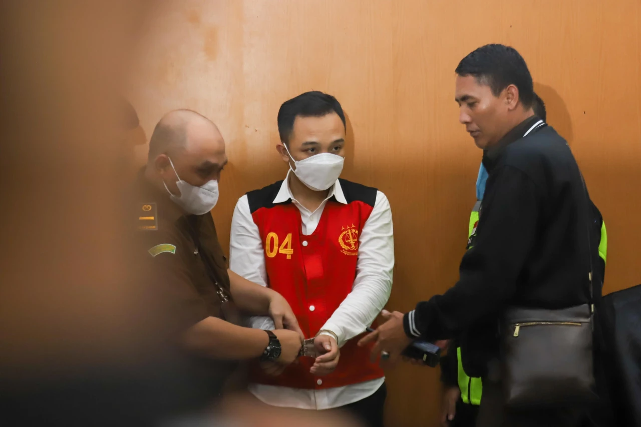 Ricky Rizal Jalani Sidang...