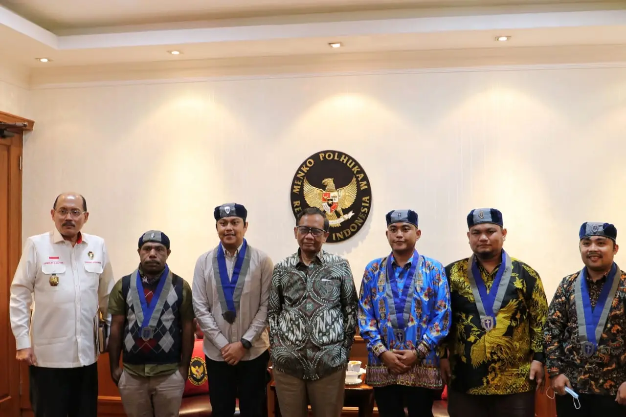 Bicara Supremasi Hukum,...