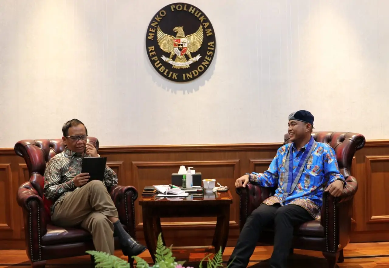Bicara Supremasi Hukum,...
