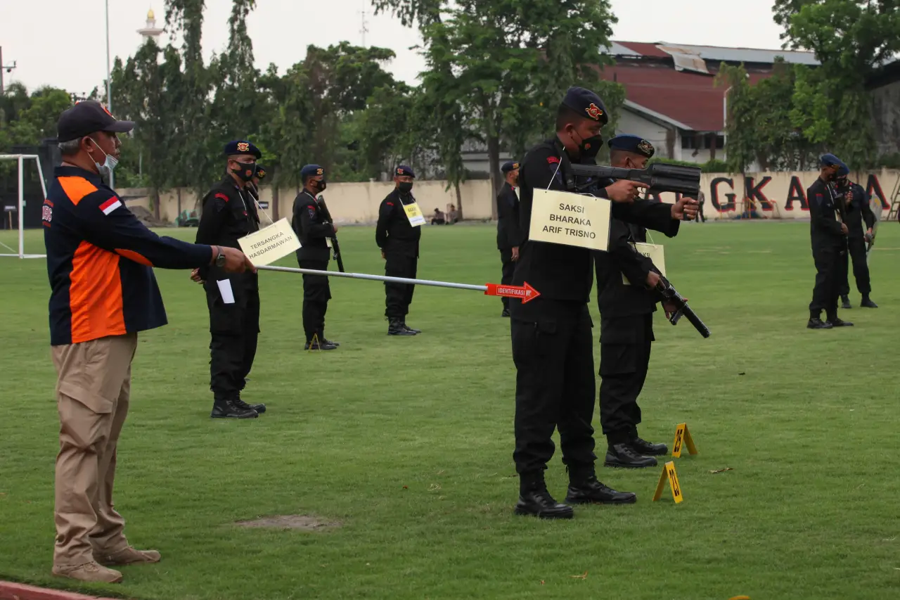 Rekonstruksi Tragedi...