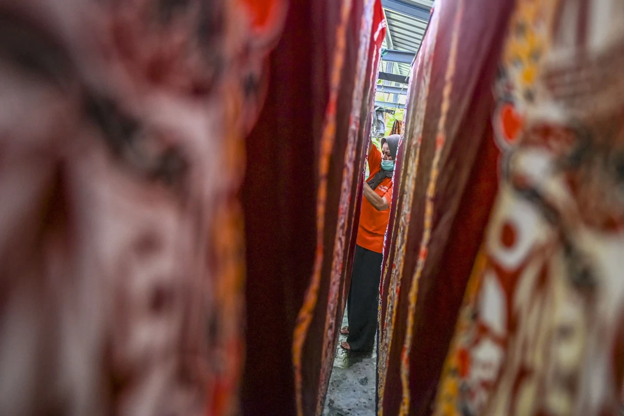 Perajin Batik Difabel...