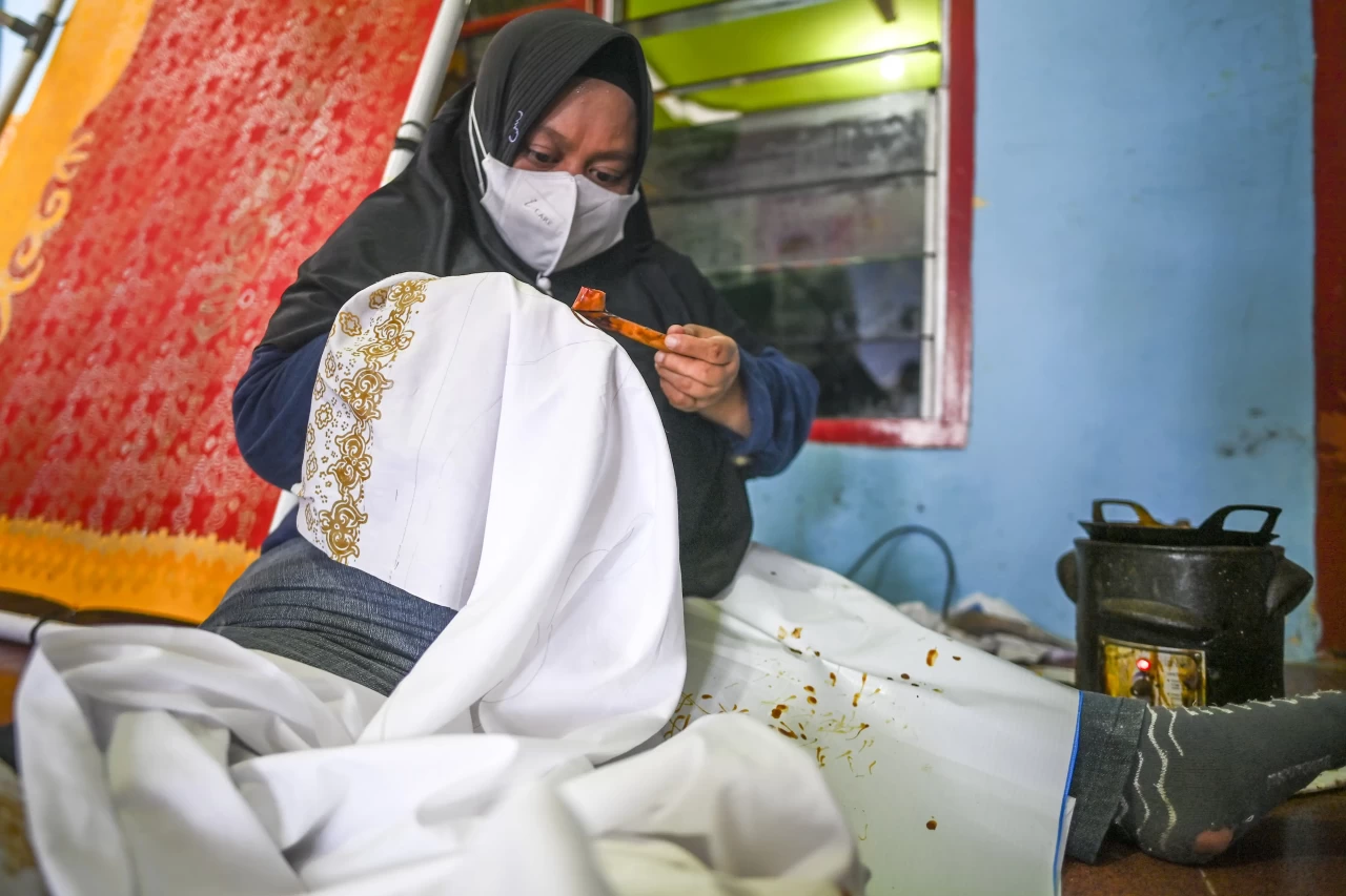 Perajin Batik Difabel...