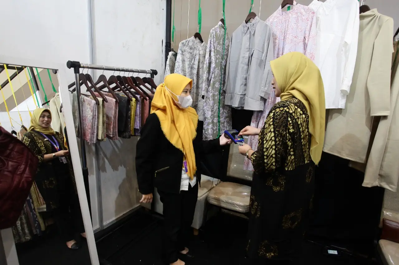 BCA Syariah Hadir di...
