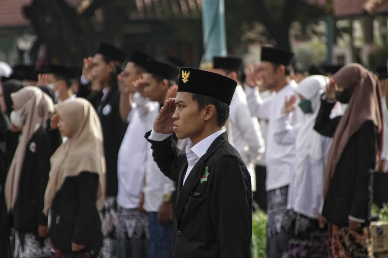 Ribuan Santri Peringati...