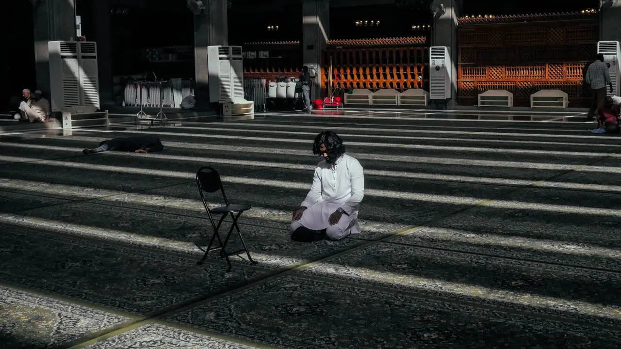Mengunjungi Masjid Quba...