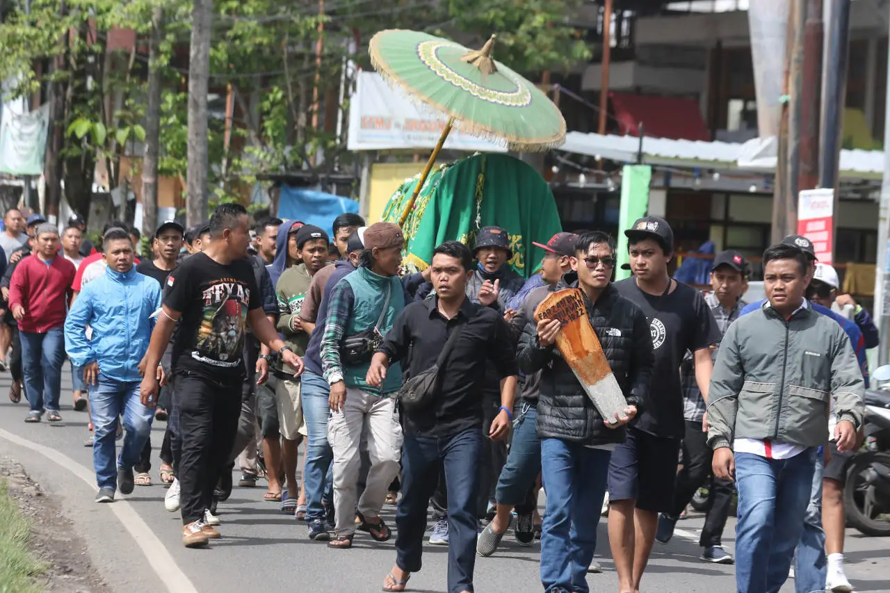 Pemakaman Farzah, Korban...