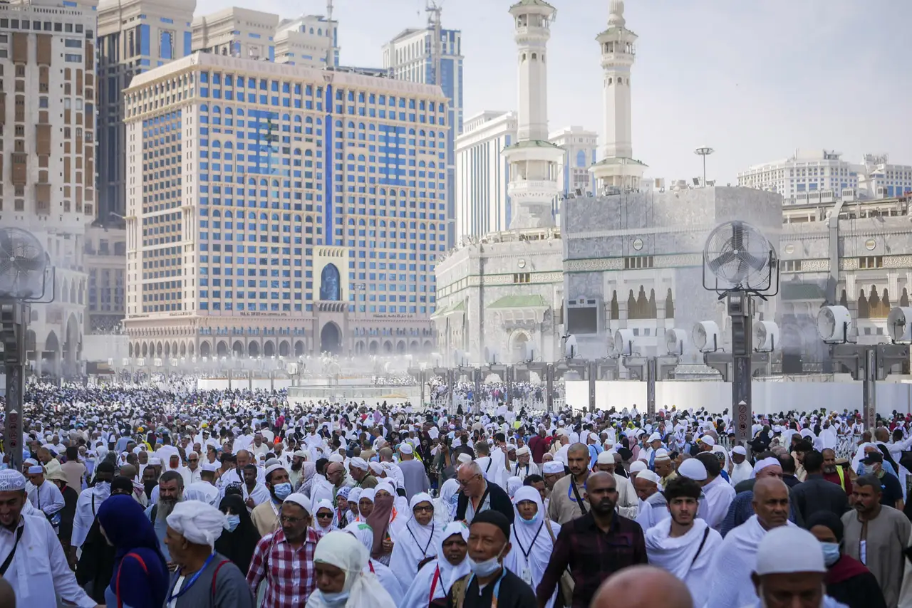 Arab Saudi Cabut Syarat...