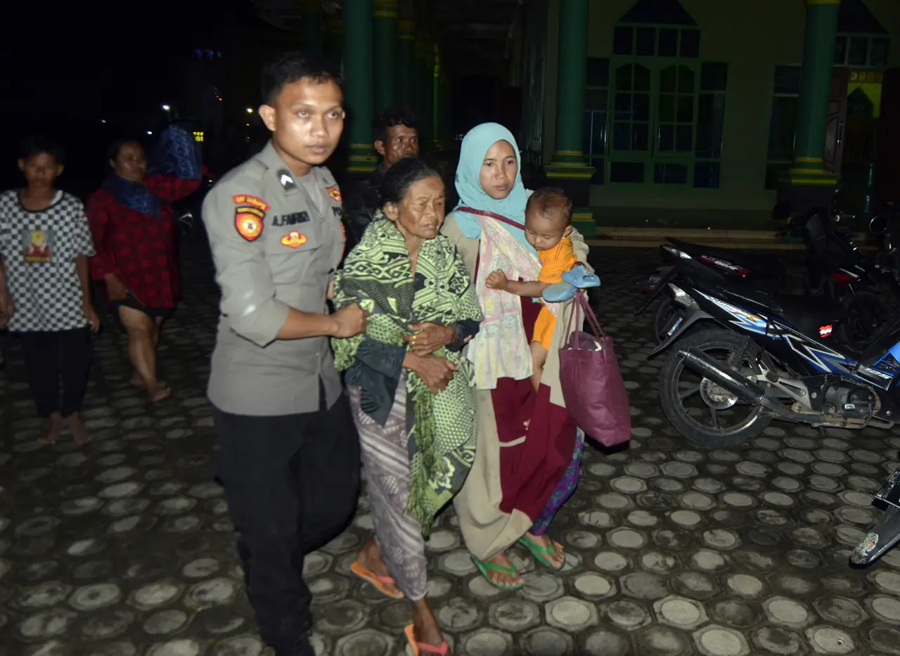 Banjir Luapan Sungai...